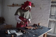 The work of tin. Some patterns and the different tools and types of molds used The work of tin. Some patterns and the different tools and types of molds used